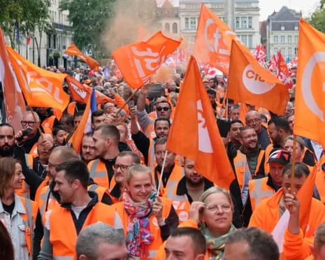 Countrywide Walkout Movement Witnesses Hundreds of Thousands Marching Throughout France